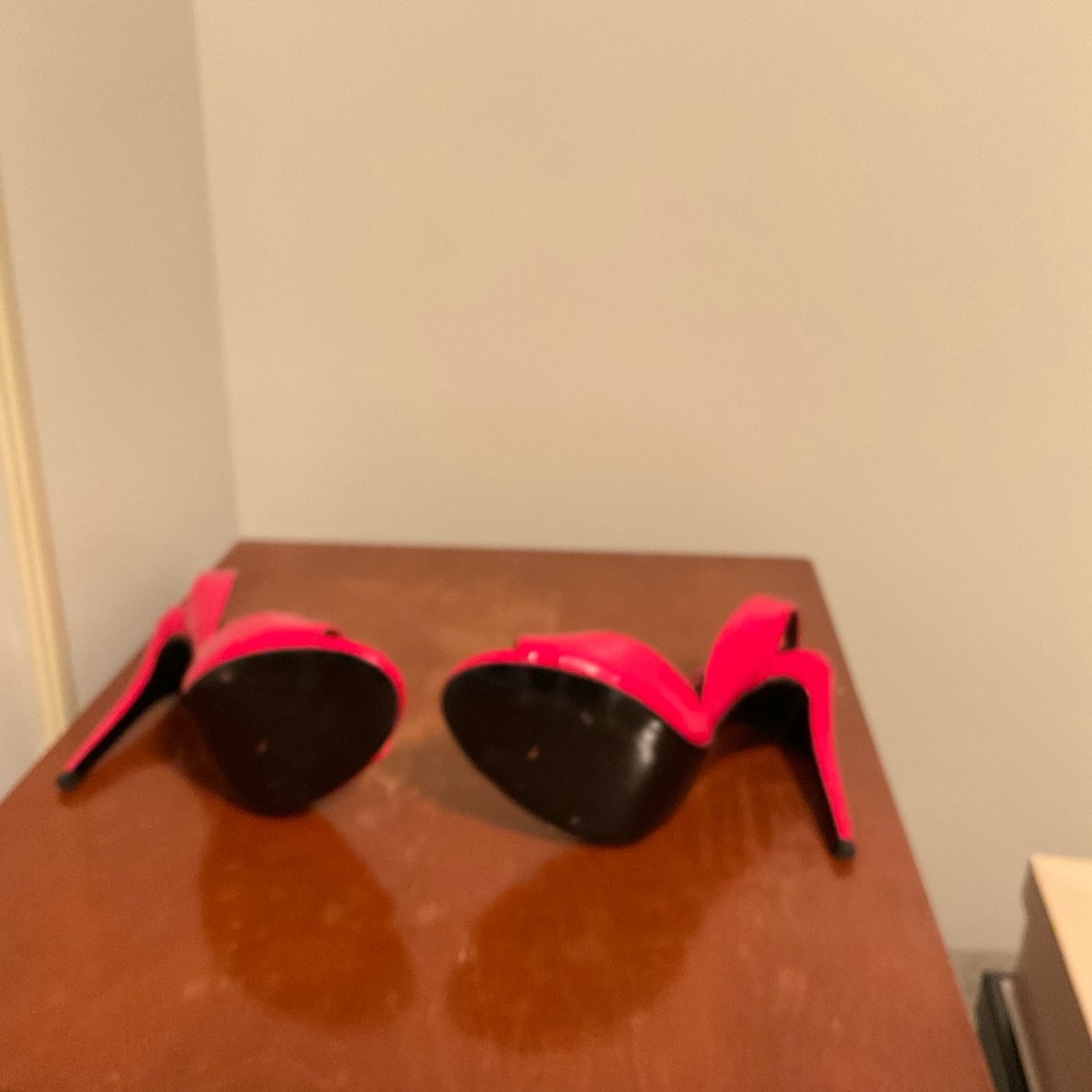 Shoes - Picture 3 of 4